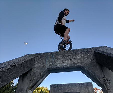 Sanders-rides-the-arches-at-Gas-Works-Park-in-Seattle_courtesy-Phil-Sanders-2sm